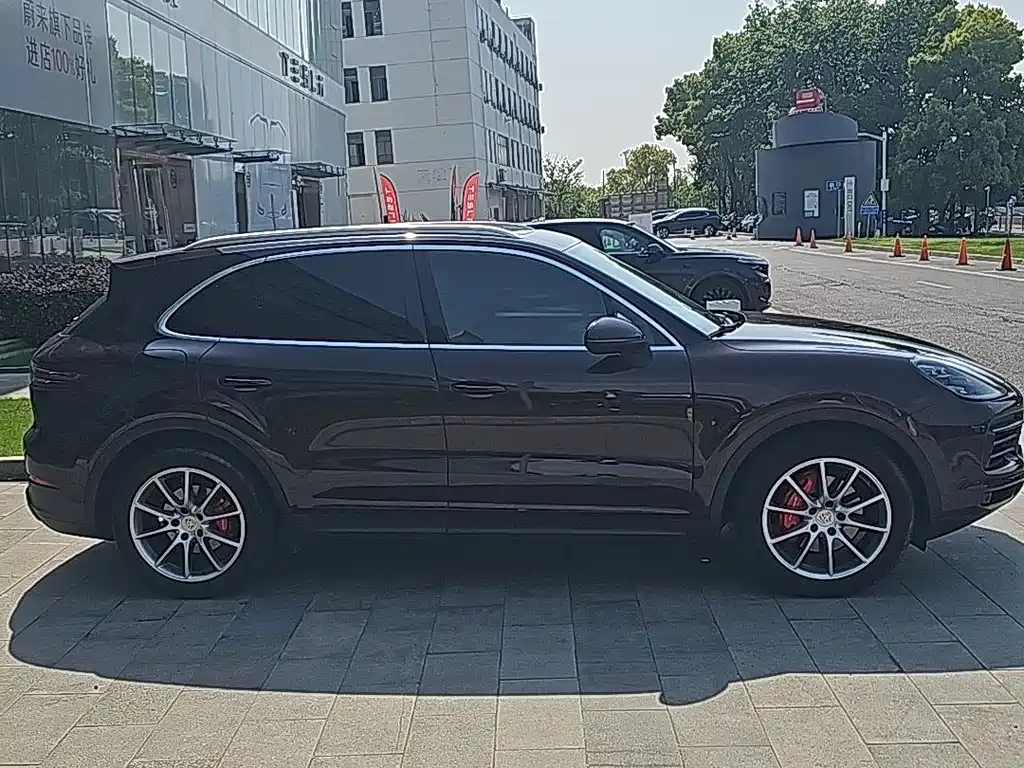 Porsche Cayenne - фото 3