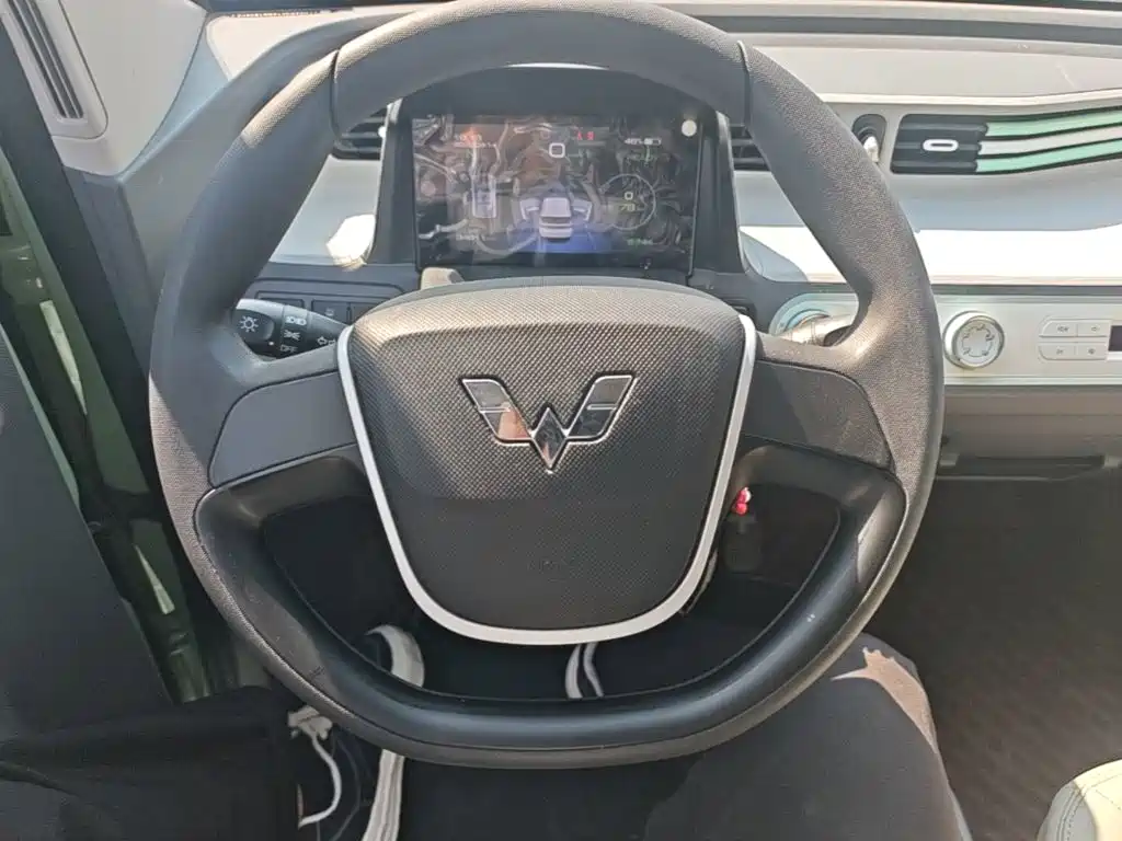 Wuling MINIEV — миниатюра 11