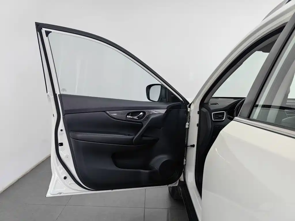 Nissan X-Trail — миниатюра 8