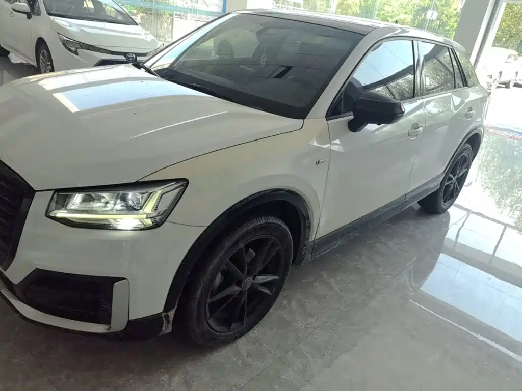 Audi Q2L