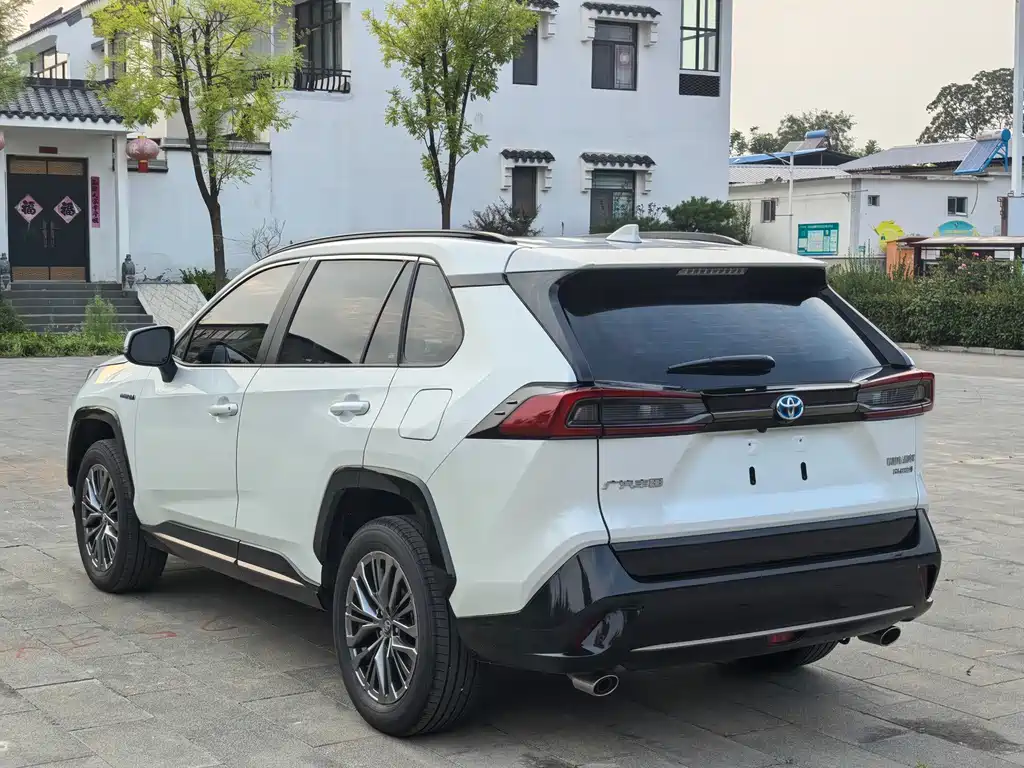 Toyota Wildlander — миниатюра 5
