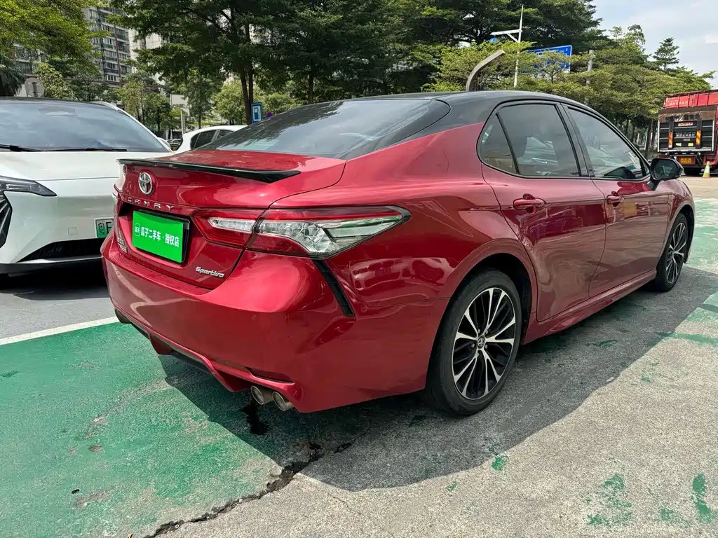 Toyota Camry — миниатюра 4