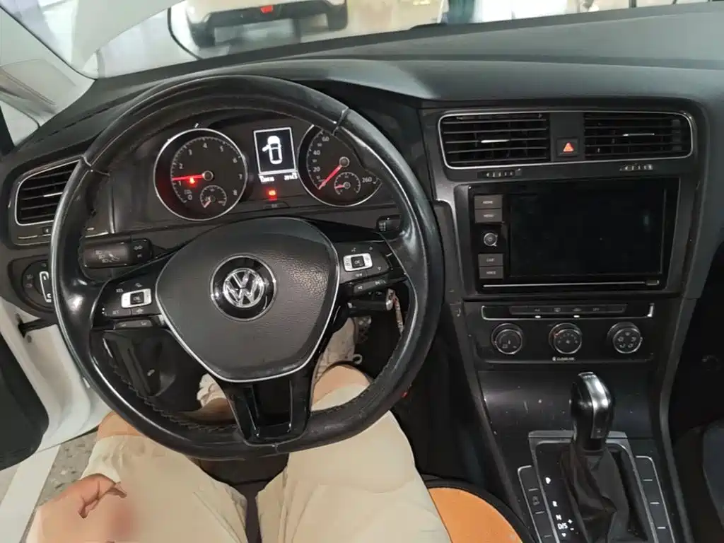 Volkswagen Golf — миниатюра 10