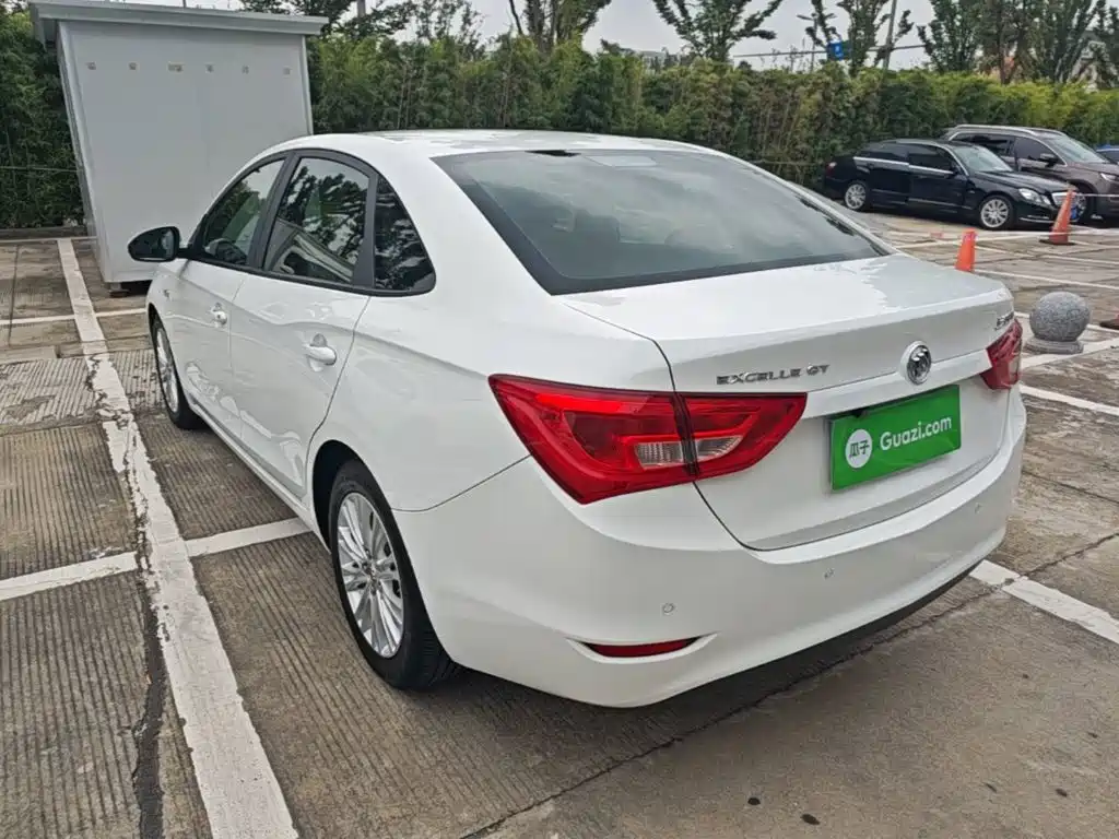 Buick Excelle — миниатюра 5