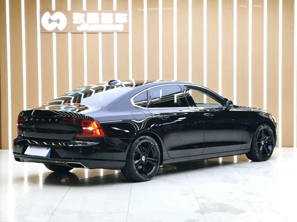 Volvo S90 — миниатюра 6