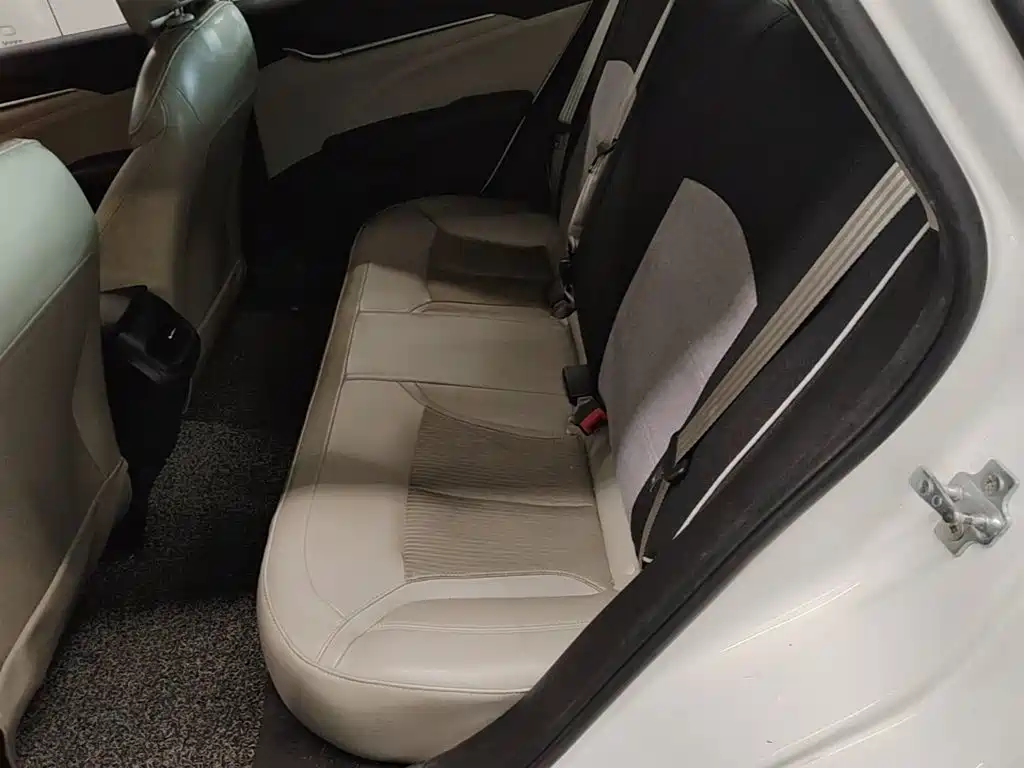Buick Excelle — миниатюра 17