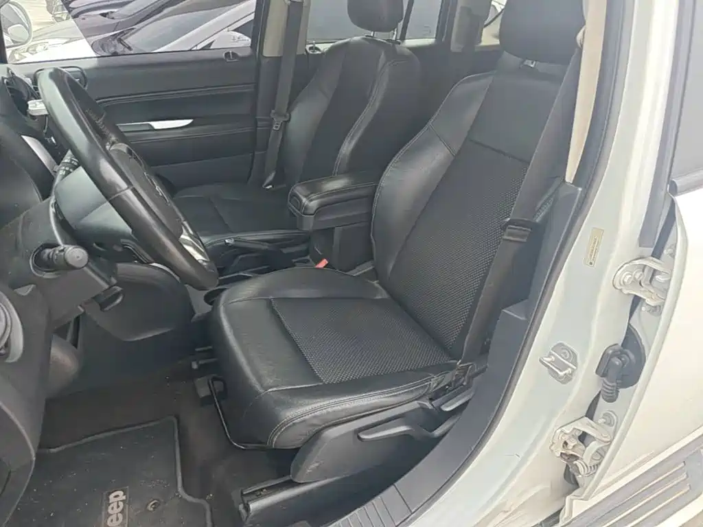 Jeep Compass (Import) — миниатюра 15