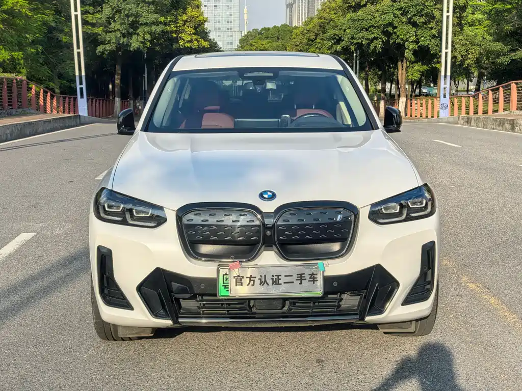 BMW iX3 — миниатюра 2