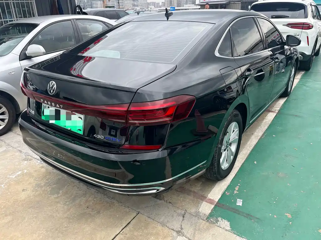 Volkswagen Passat PHEV — миниатюра 8