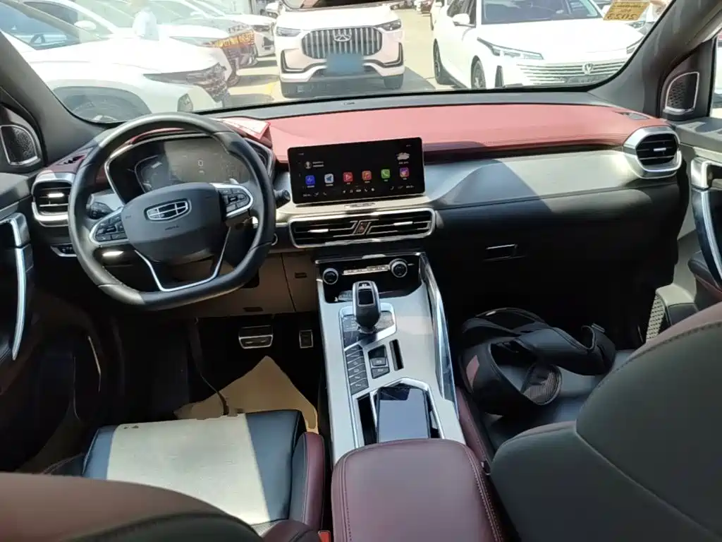 Geely Binyue — миниатюра 10