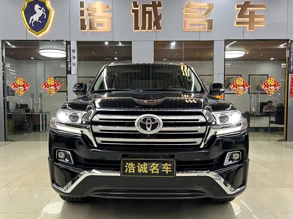 Toyota Land Cruiser 2017 5.7L AT