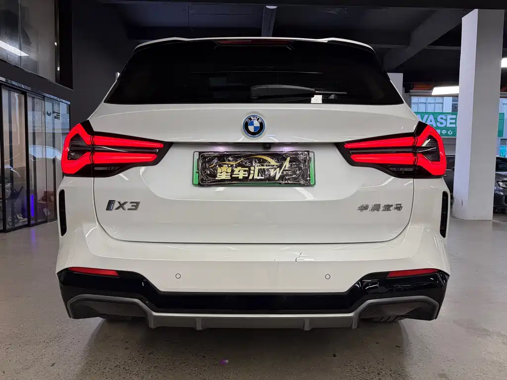 BMW iX3 — миниатюра 12