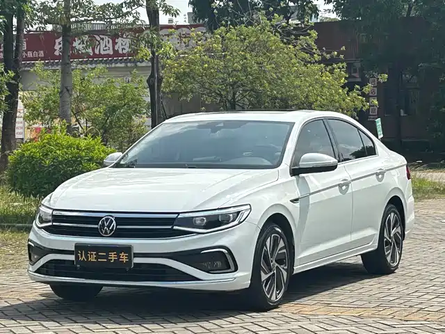 VOLKSWAGEN BORA 2022