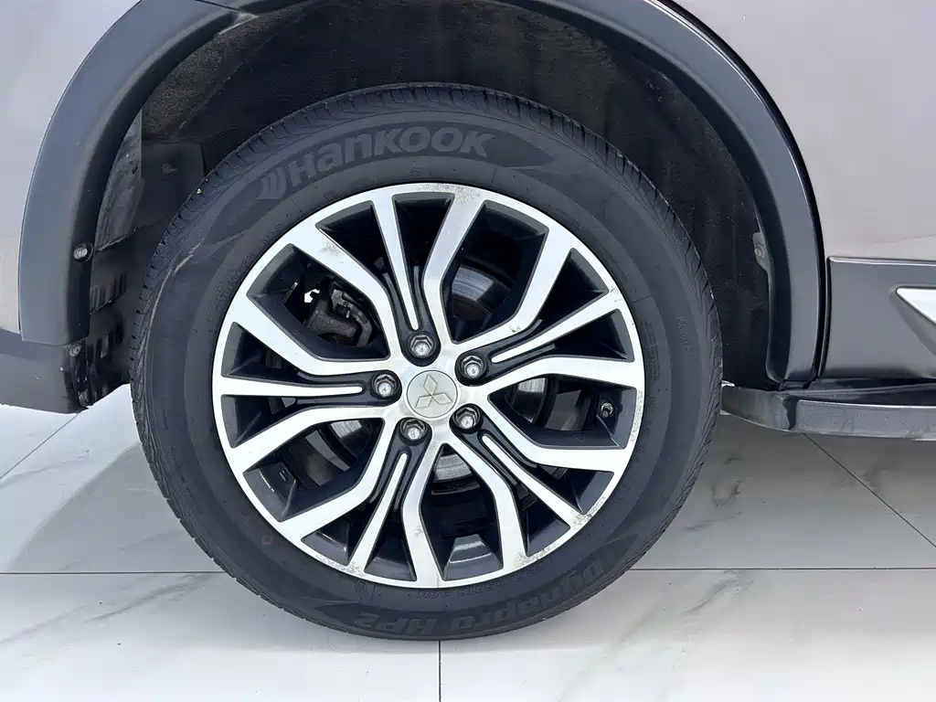 Mitsubishi Outlander — миниатюра 24