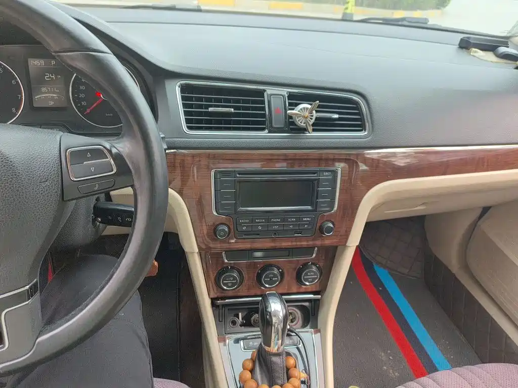 Volkswagen Lavida — миниатюра 9