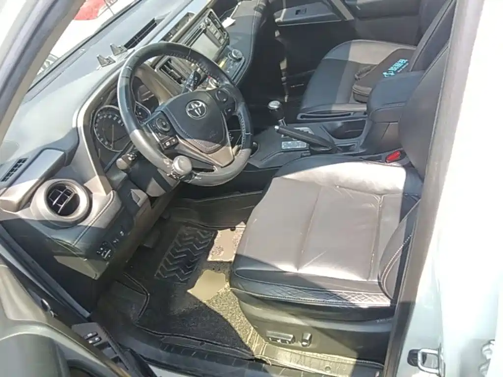 Toyota RAV4 — миниатюра 20