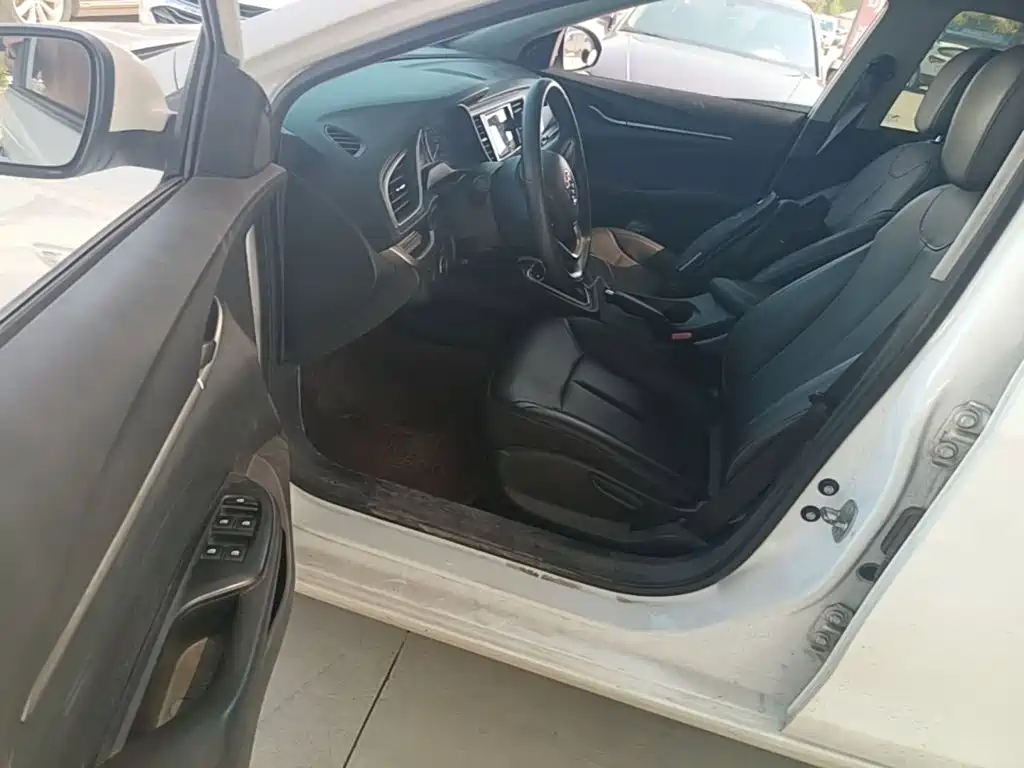 Buick Excelle — миниатюра 15