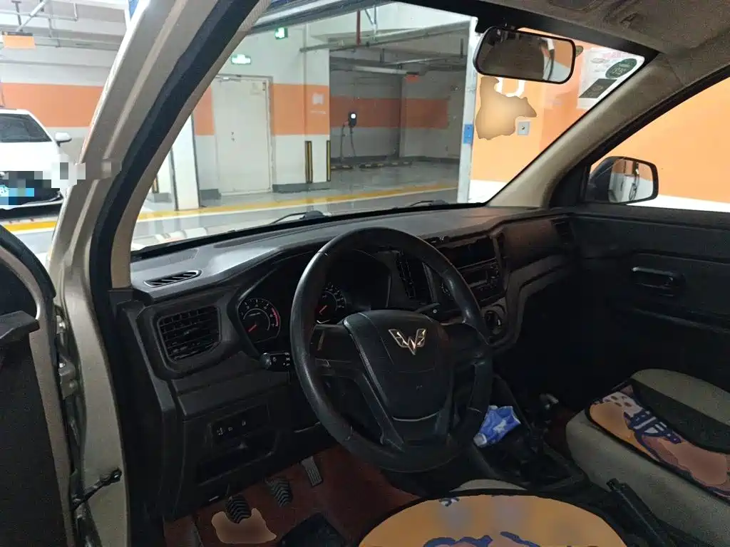Wuling Hongguang V — миниатюра 6