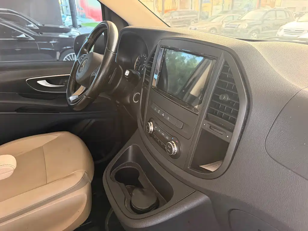 Mercedes-Benz Vito — миниатюра 11