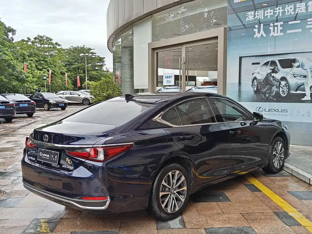 Lexus ES — миниатюра 11