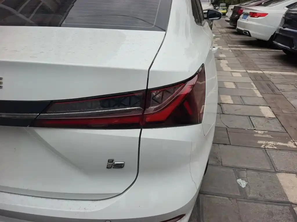 Roewe i5 — миниатюра 8