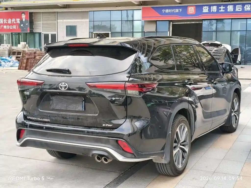 Toyota Crown Kluger — миниатюра 9
