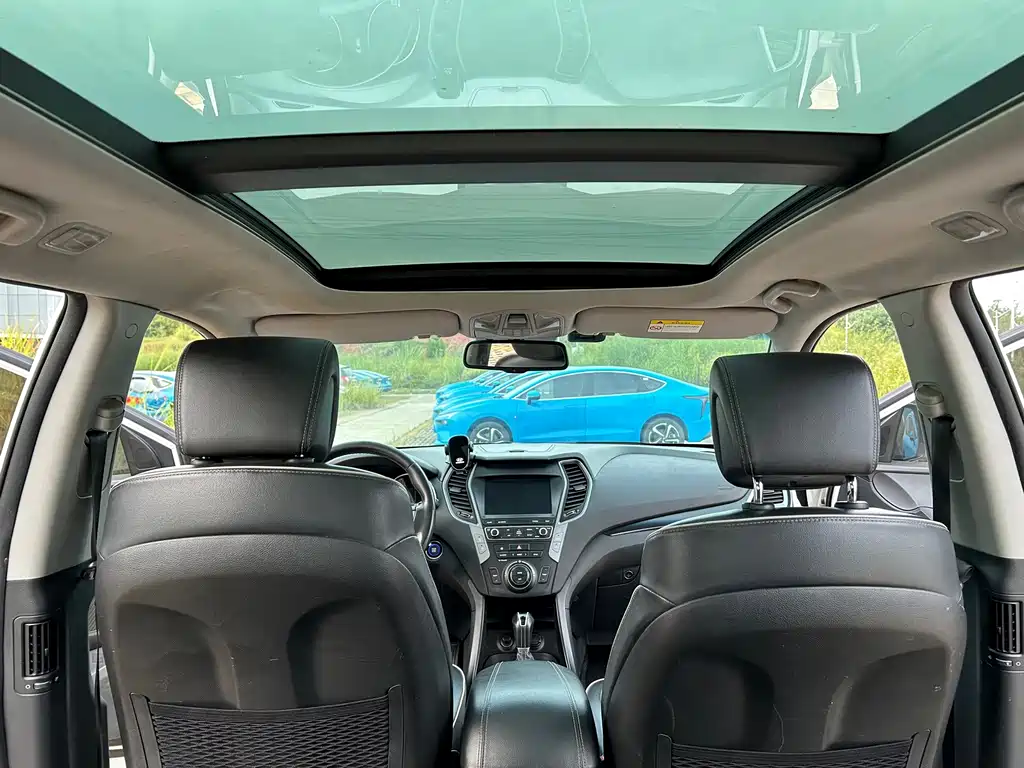 Hyundai Santa Fe — миниатюра 9