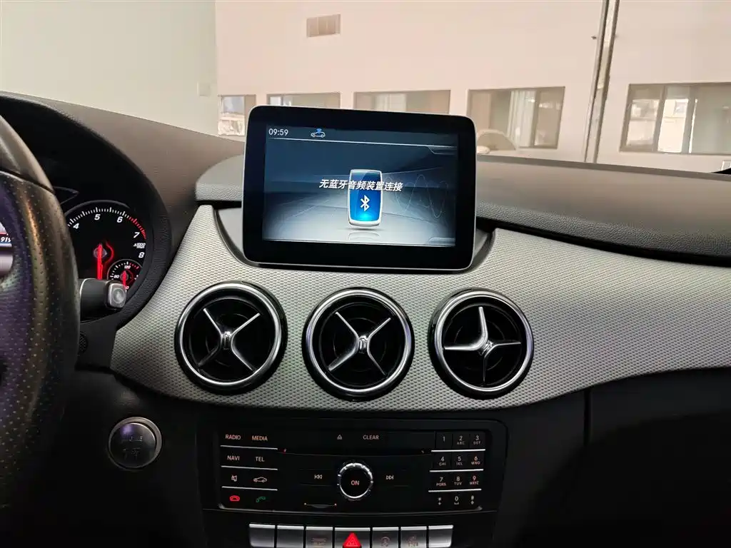 Mercedes-Benz B-Class — миниатюра 6