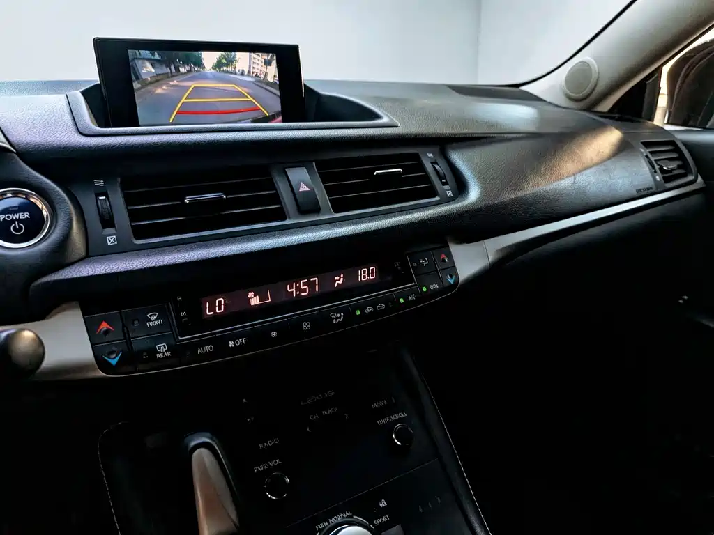 Lexus CT — миниатюра 15