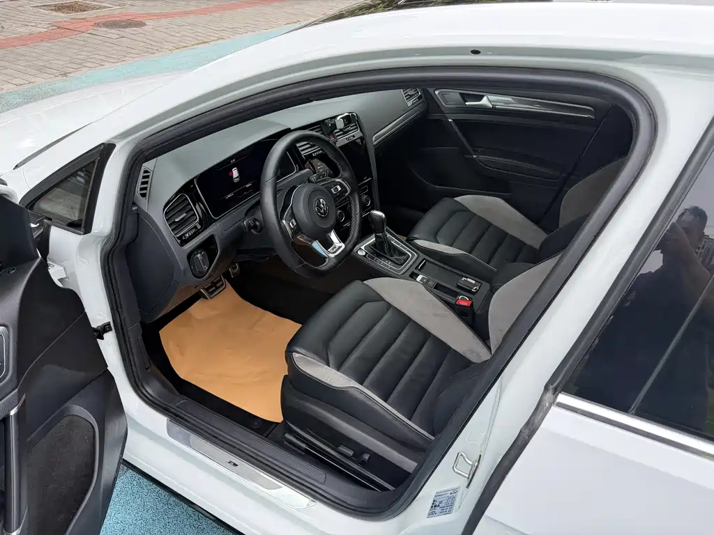 Volkswagen Golf — миниатюра 9