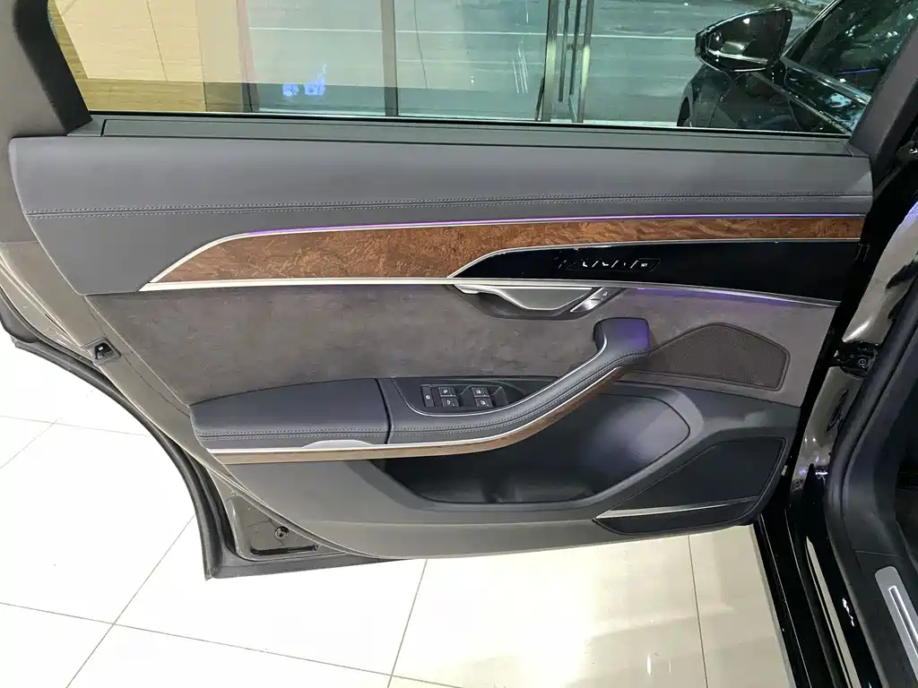 Audi A8 — миниатюра 13