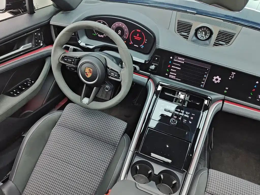 Porsche Panamera — миниатюра 4