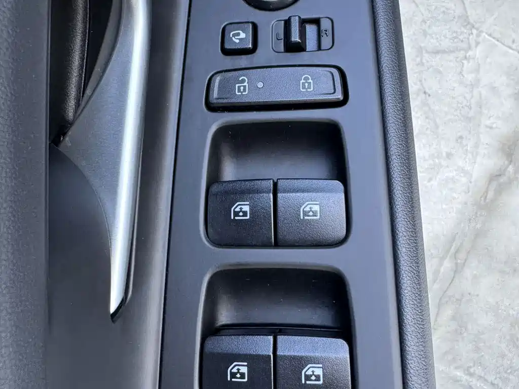 Hyundai Elantra — миниатюра 16