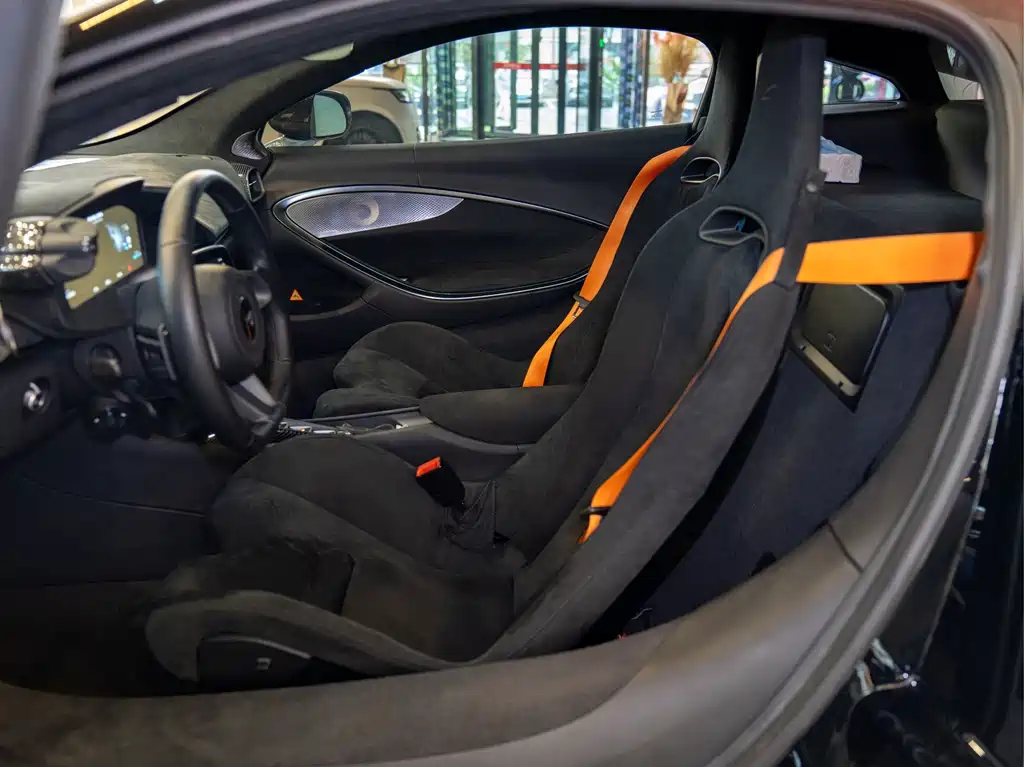 McLaren Artura — миниатюра 13