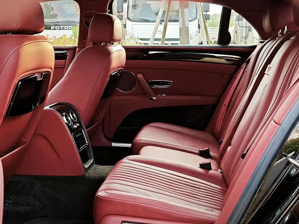 Bentley Flying Spur — миниатюра 15