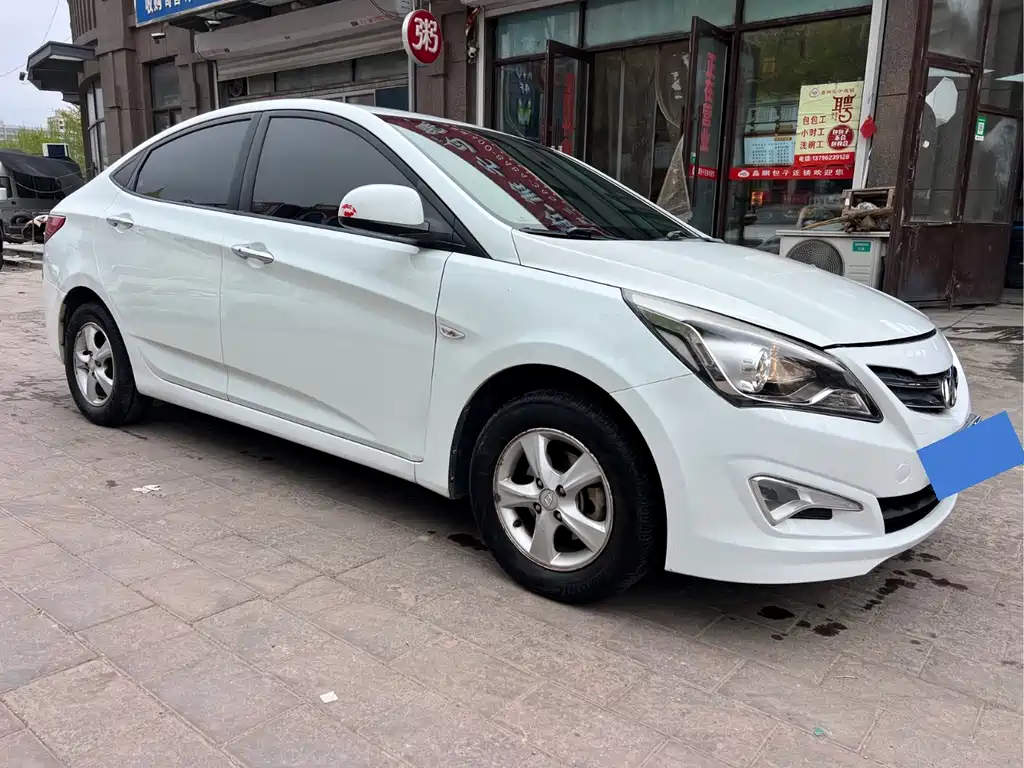 Hyundai Verna — миниатюра 3