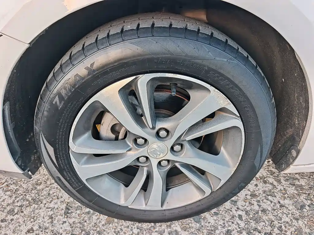 Buick Verano — миниатюра 8