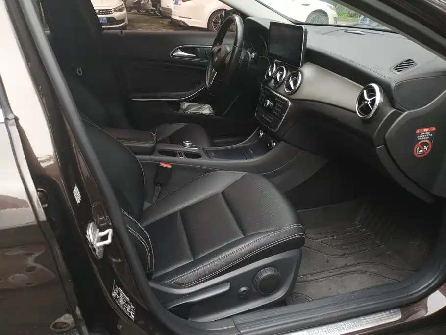 Mercedes-Benz GLA — миниатюра 8