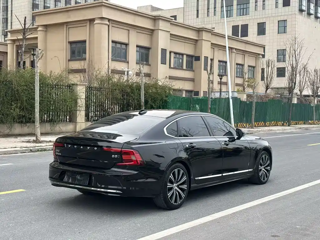 Volvo S90 2022 B5 Luxury