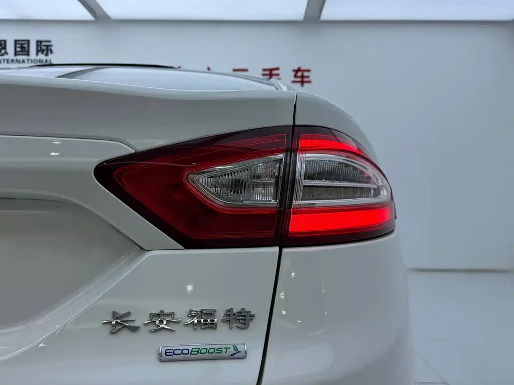 Ford Mondeo — миниатюра 16