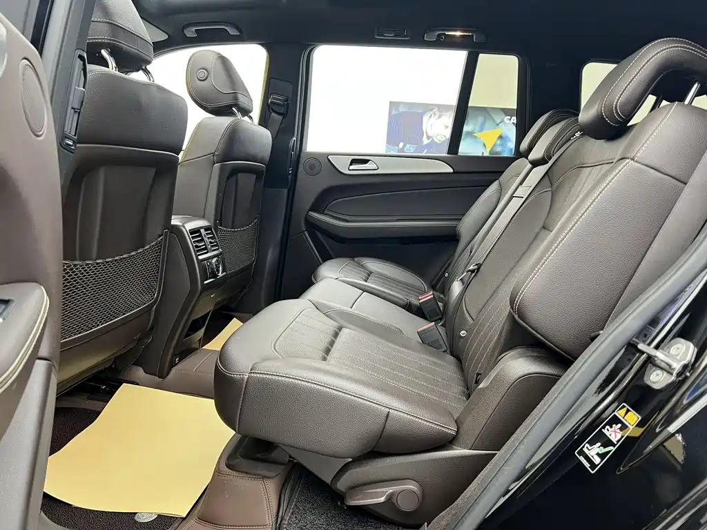 Mercedes-Benz GLS — миниатюра 29