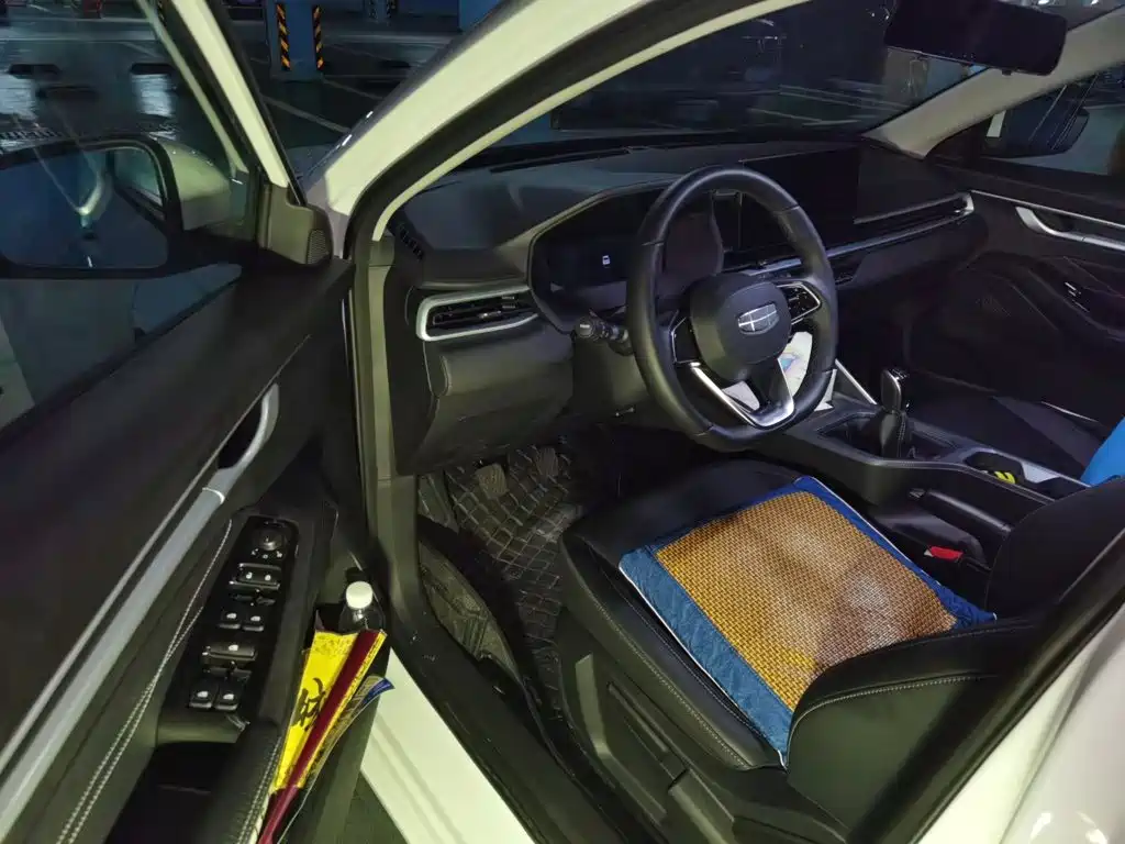 Geely Emgrand — миниатюра 12