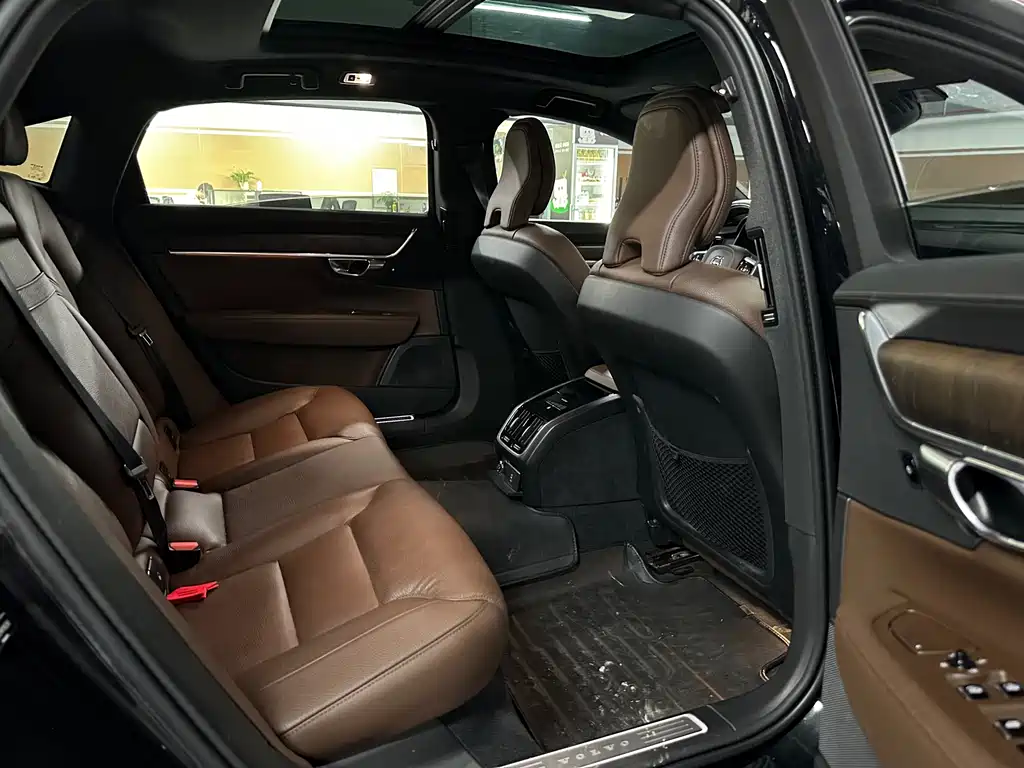 Volvo S90 — миниатюра 17
