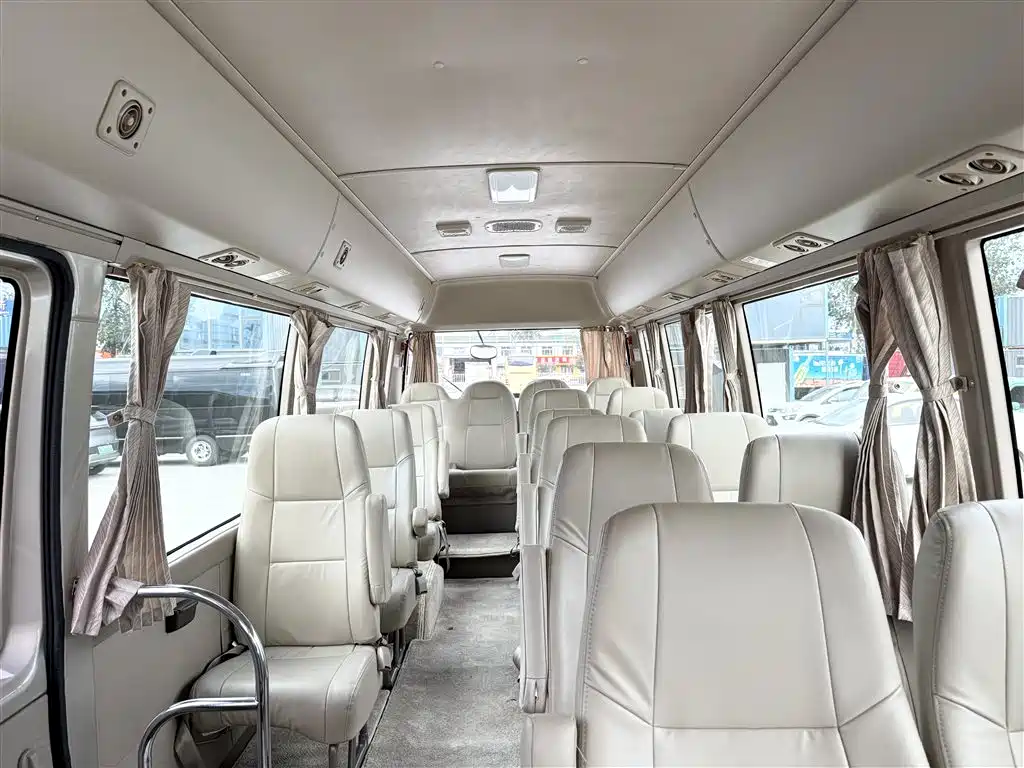 Toyota Coaster 2007 2.7L 20 мест