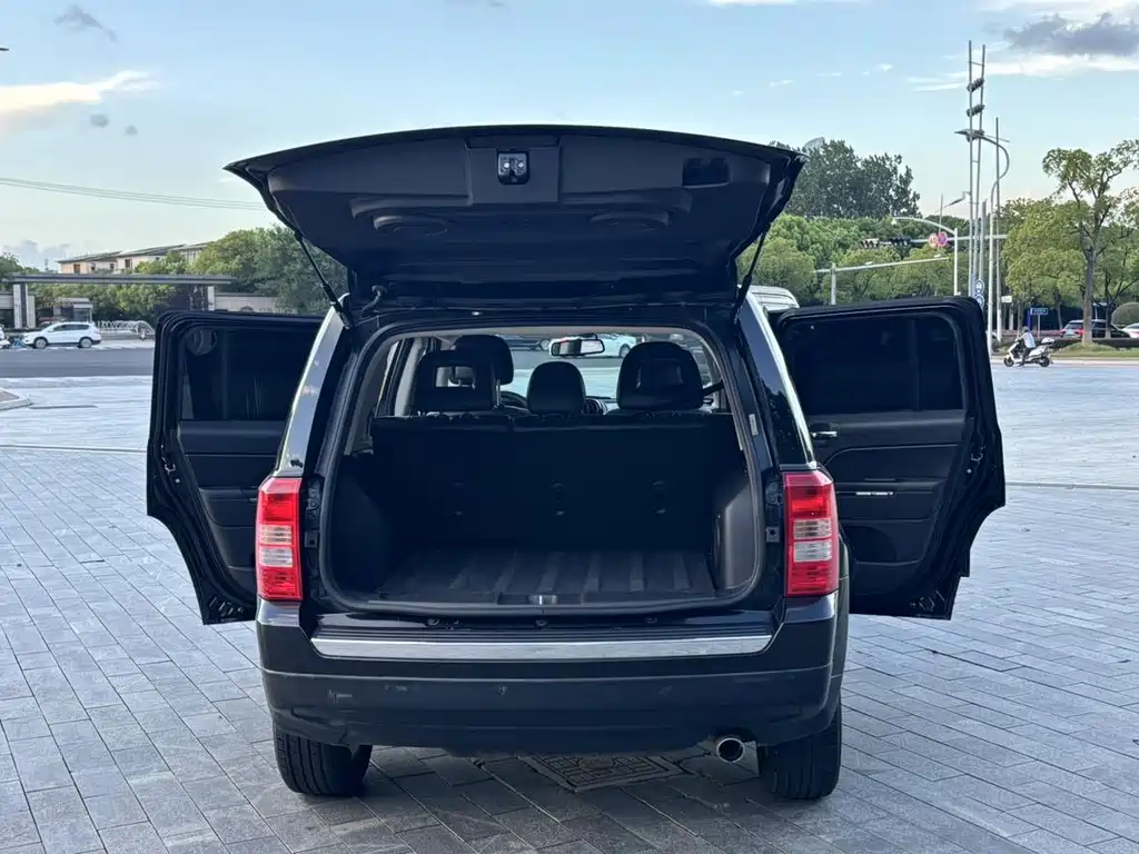 Jeep Patriot — миниатюра 9