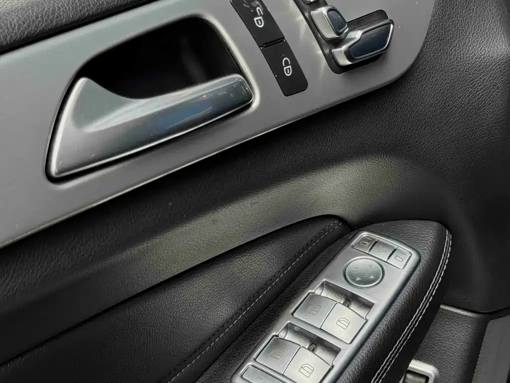 Mercedes-Benz GLE (Import) — миниатюра 9