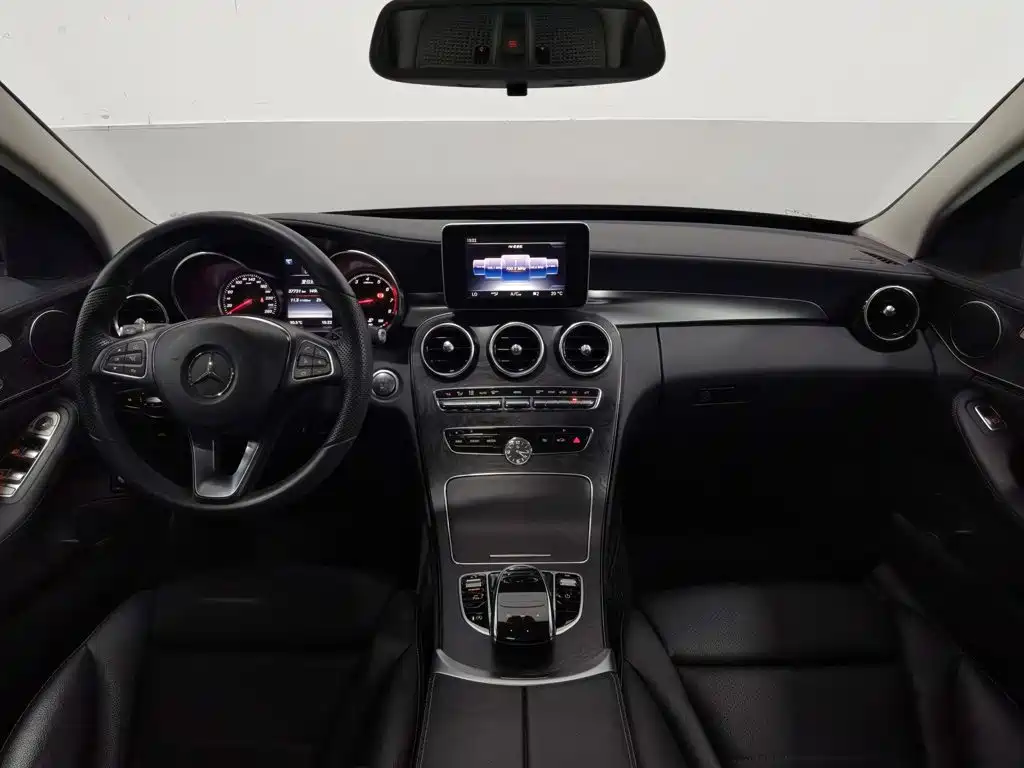 Mercedes-Benz C-Class — миниатюра 5