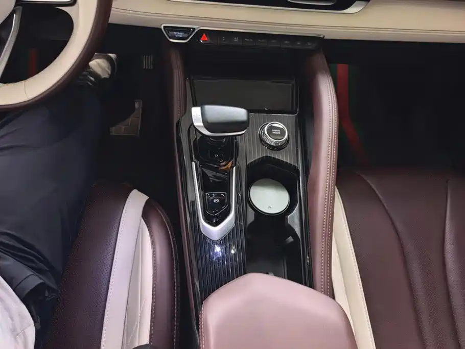 Geely Xingyue L — миниатюра 16