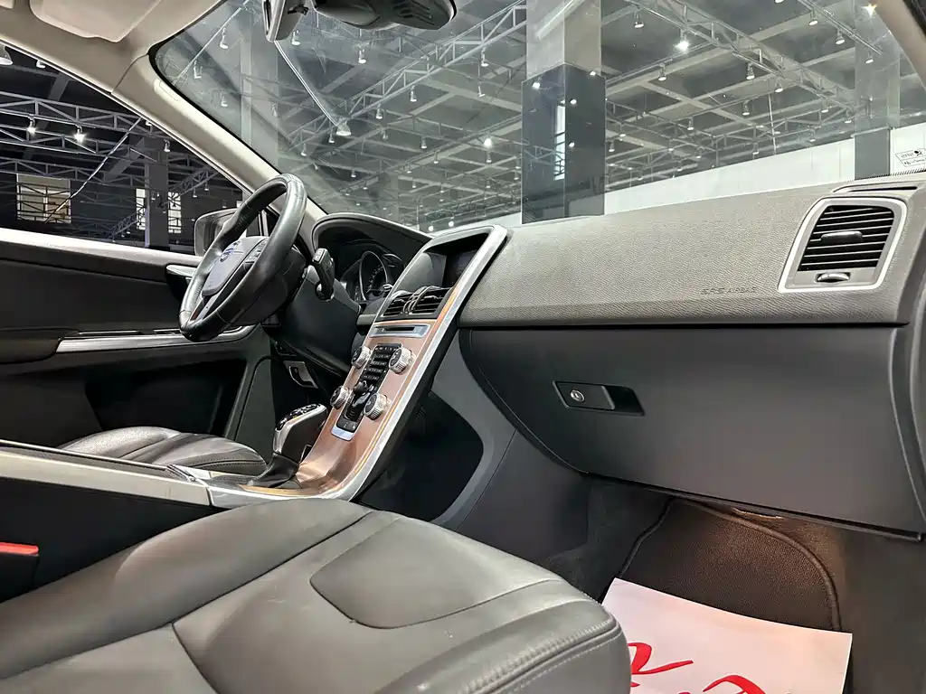 Volvo XC60 — миниатюра 12