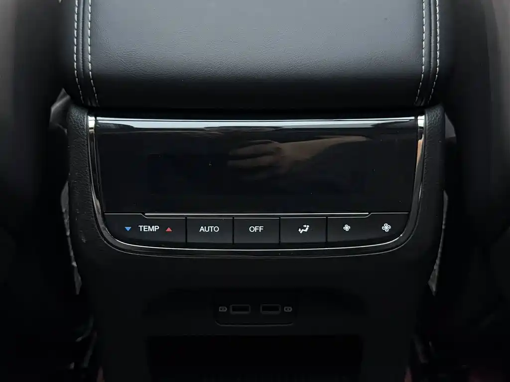 GAC GS8 2022 2.0TM Luxury （ мест）